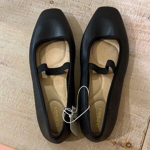 Old Navy Women's Black Ballet Flats with Elastic Strap